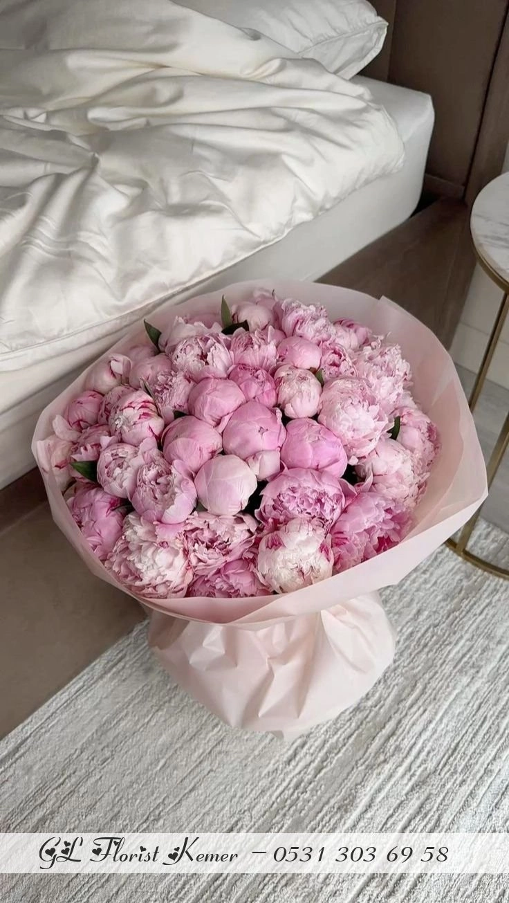 Flori̇st Kemer Peony 