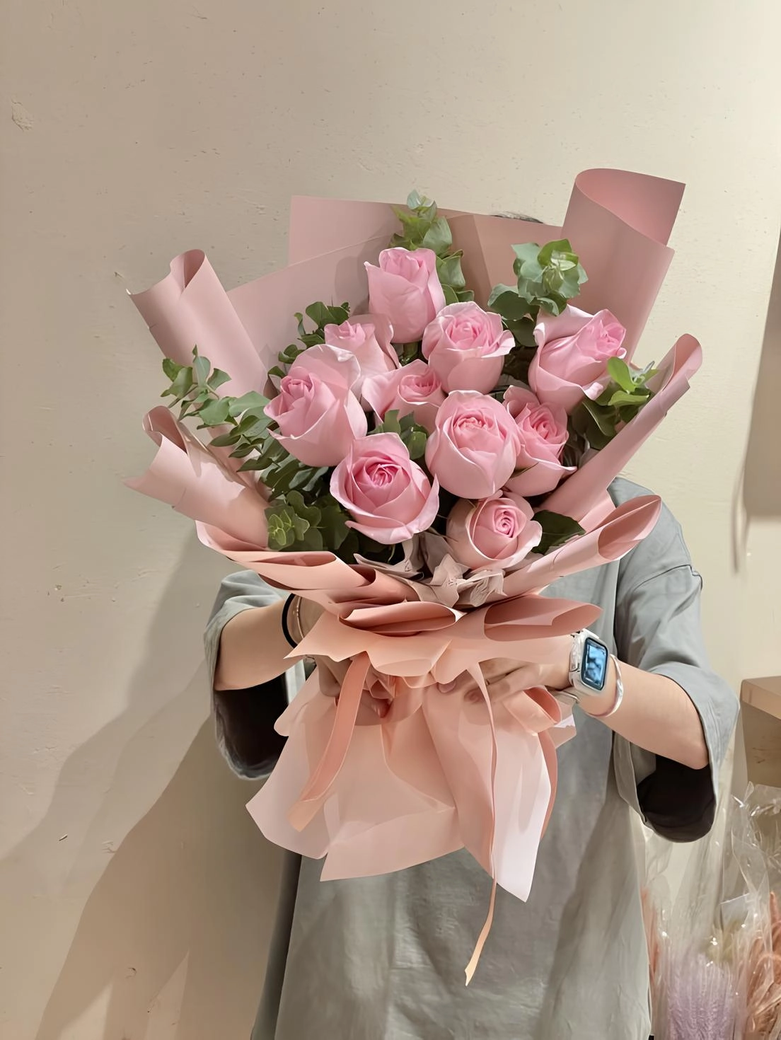 Букет из розовых роз