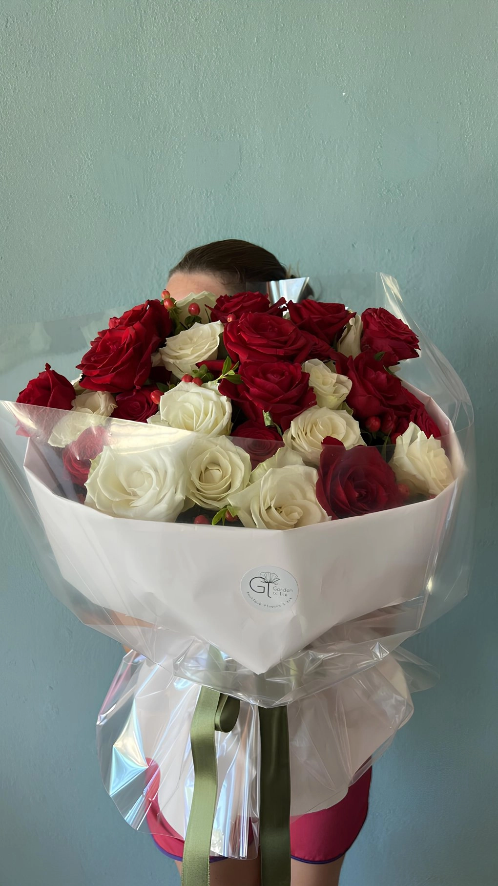 21 Adet Kırmızı-Beyaz Gül Buketi