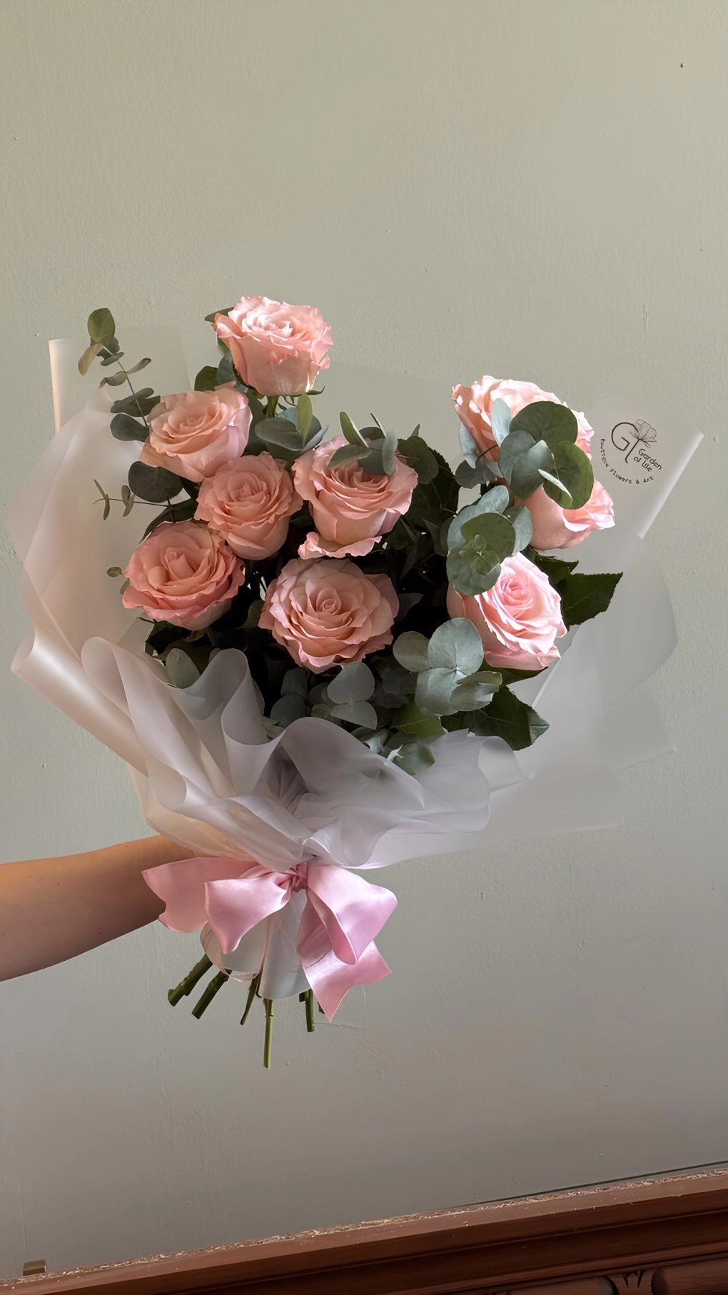 Okaliptus Ve 9 Adet Pembe Gül Buketi